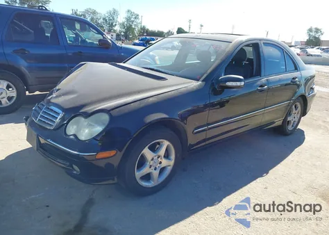 2002 Mercedes-Benz C 320 из США, поврежденный, VIN WDBRF64J52F195829